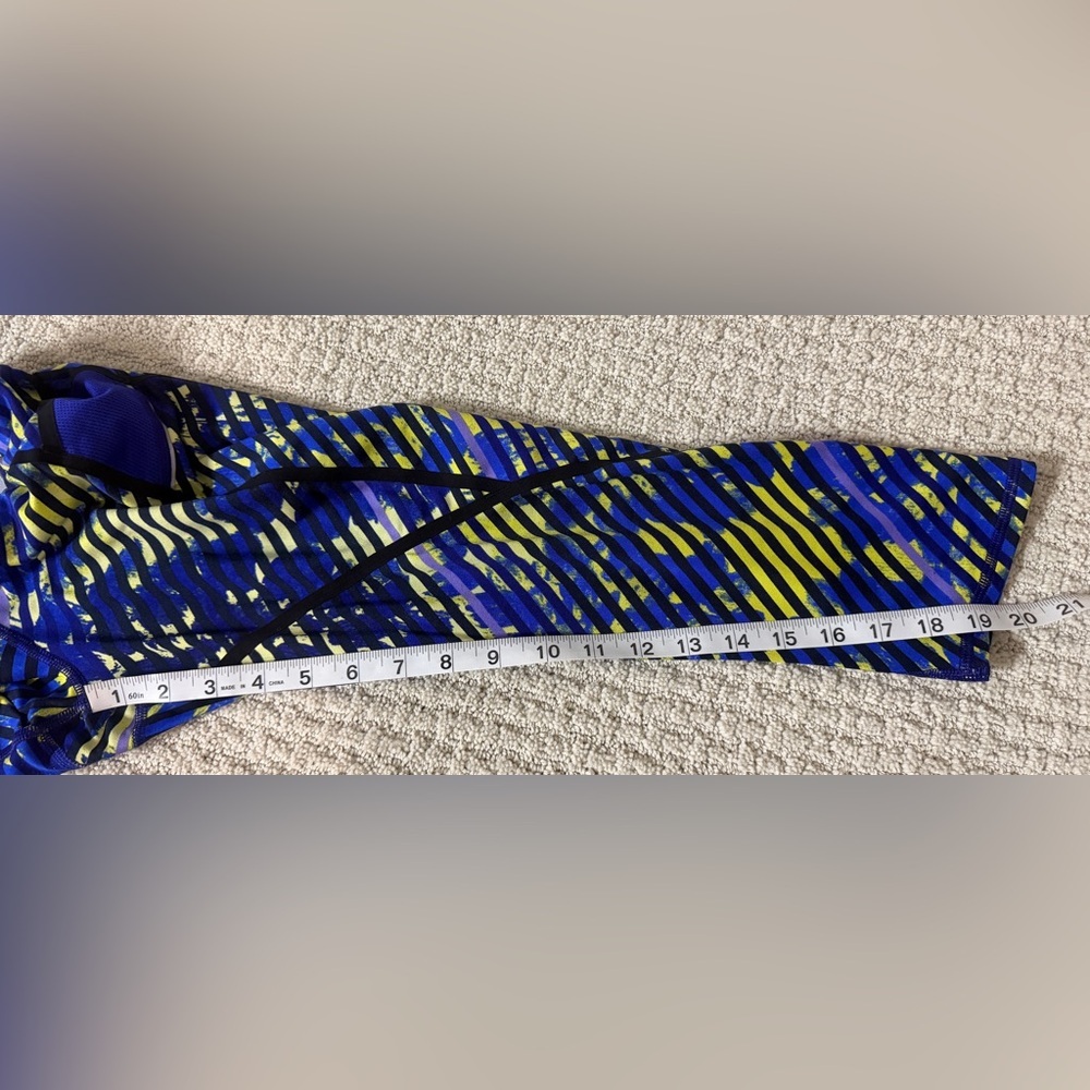Athleta Blue and Yellow Patterned Capris - Picture 5 of 9